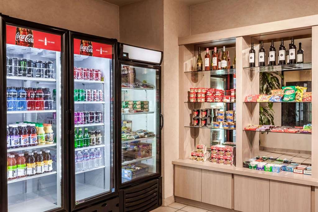 Ramada By Wyndham Bakersfield